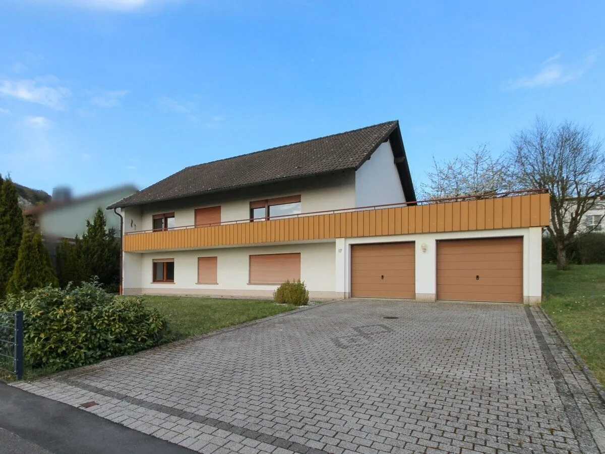  VR Immobilien GmbH - Immobilienangebot - Petersberg - Alle - RESERVIERT: Begehrte Lage in Petersberg: Einfamilienhaus mit Einliegerwohnung