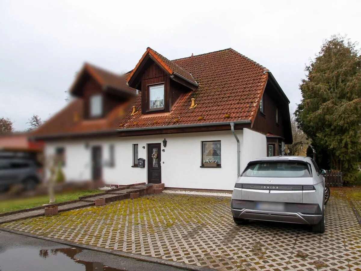  VR Immobilien GmbH - Immobilienangebot - Dermbach - Alle - Wohnkomfort auf zwei Ebenen: Vermietete Doppelhaushälfte in Stadtlengsfeld zu verkaufen