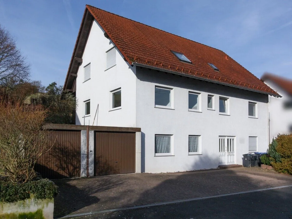  VR Immobilien GmbH - Immobilienangebot - Bad Hersfeld - Alle - Eigennutzer oder Kapitalanleger: Gepflegtes Dreifamilienhaus in beliebter Lage von Bad Hersfeld
