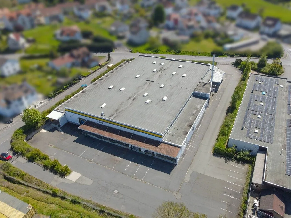  VR Immobilien GmbH - Immobilienangebot - Bad Hersfeld - Alle - Gewerbeareal in Bad Hersfeld - Umfangreiche Lager- und Funktionsflächen zu verkaufen