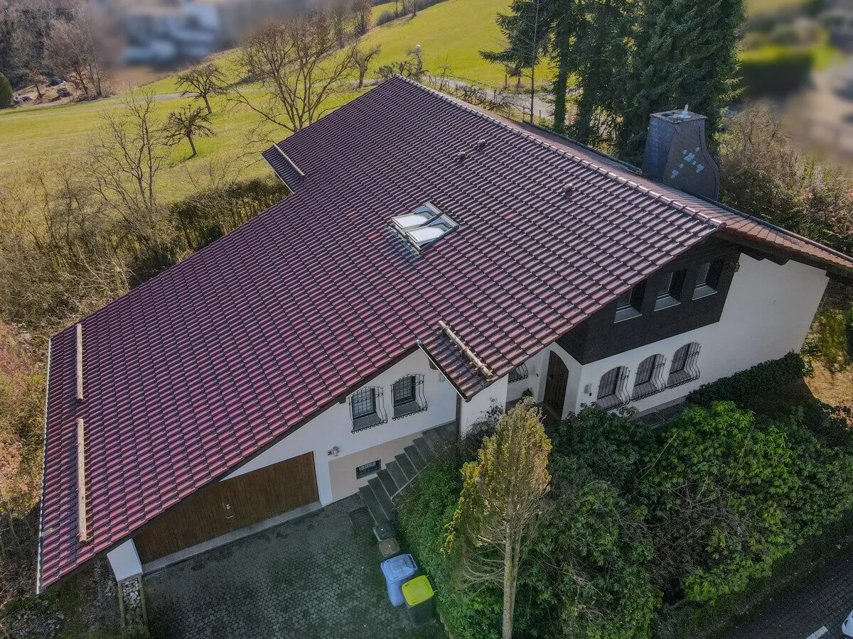  VR Immobilien GmbH - Immobilienangebot - Bad Soden-Salmünster - Alle - Ihr neues Zuhause im Kurgebiet Bad Soden: Großzügiges Einfamilienhaus mit schönem Garten