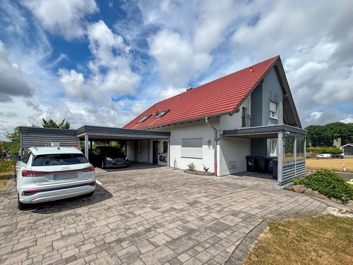  VR Immobilien GmbH - Immobilienangebot - Neuhof - Alle - RESERVIERT: Attraktives Zweifamilienhaus mit Einliegerwohnung in Neuhof-Hattenhof