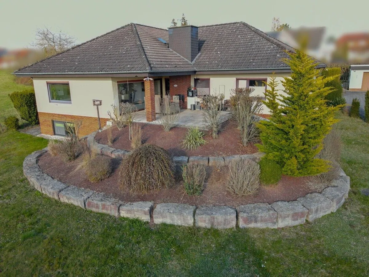  VR Immobilien GmbH - Immobilienangebot - Eichenzell - Alle - Großzügiges Anwesen in Top-Lage von Eichenzell