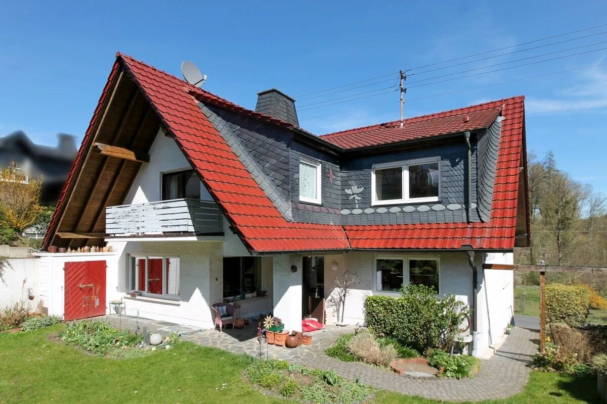  VR Immobilien GmbH - Immobilienangebot - Birstein - Alle - Ihr gemütliches Zuhause in Birstein mit Terrasse und idyllischem Garten