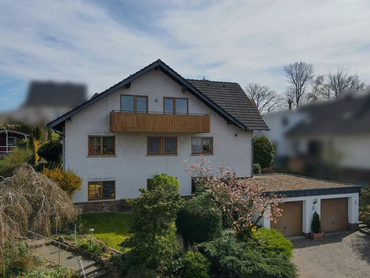  VR Immobilien GmbH - Immobilienangebot - Großenlüder - Alle - RESERVIERT: Viel Platz für Familie & Investition – 250 m² Wohnfläche in ruhiger Lage von Bimbach