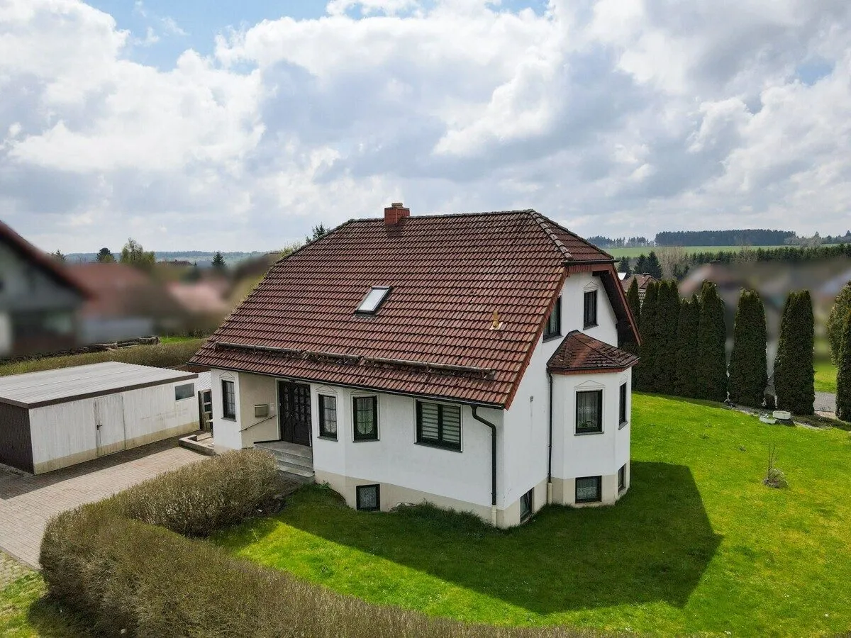  VR Immobilien GmbH - Immobilienangebot - Frankenheim - Alle - Großzügiges Einfamilienhaus mit Kamin und großem Grundstück in Frankenheim