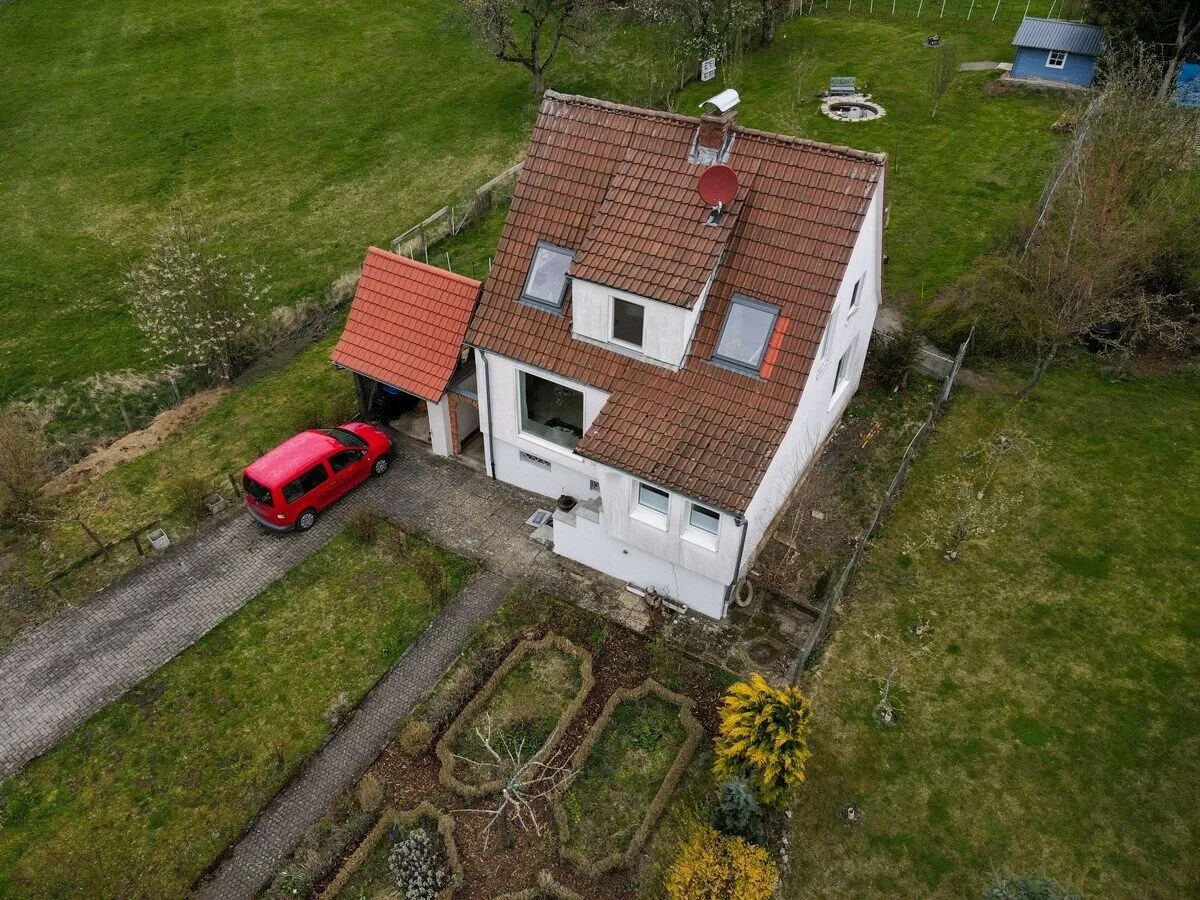  VR Immobilien GmbH - Immobilienangebot - Schlüchtern - Alle - Modernisiert & Wohlfühlcharakter: Einfamilienhaus mit großem Garten in Schlüchtern-Hutten
