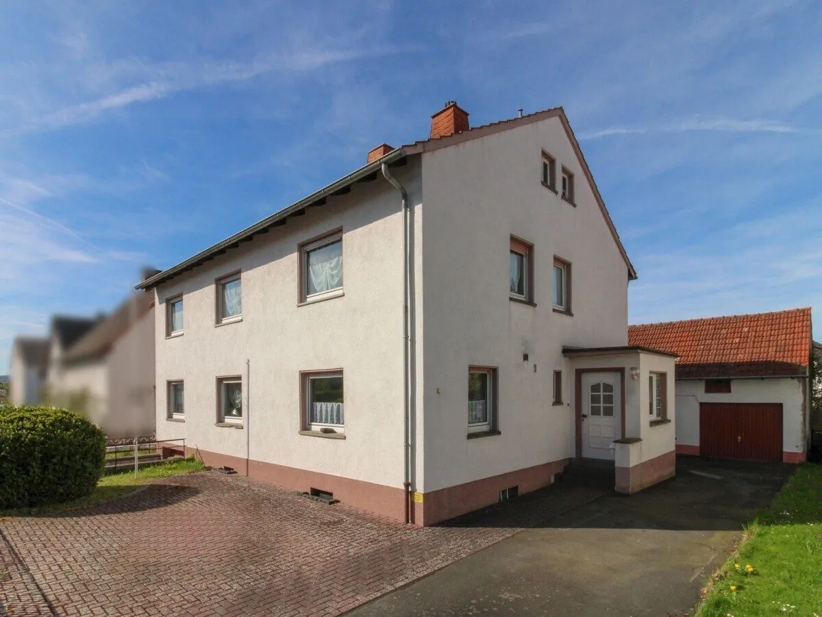  VR Immobilien GmbH - Immobilienangebot - Hünfeld - Alle - Zweifamilienhaus auf großzügigem Grundstück in Hünfeld – ideal für Familie, Investor oder Handwerker